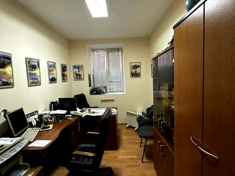 коммерческая по адресу Зоологическая ул., 4