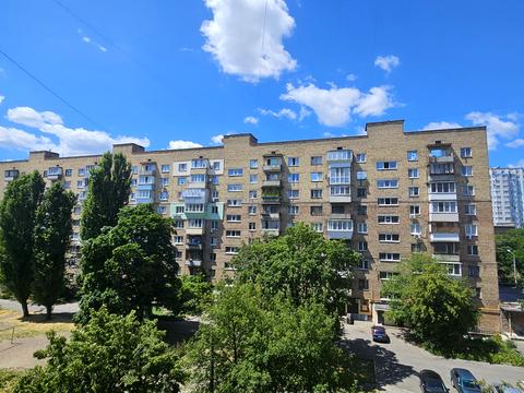 квартира за адресою Ігоря Качуровського пров. (Миколи Руднєва), 1-А