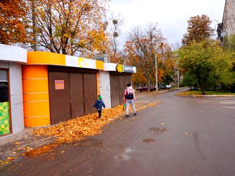 комерційна за адресою вул.Каденюка, 8г