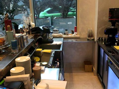 комерційна за адресою Новоселицька вул., 10