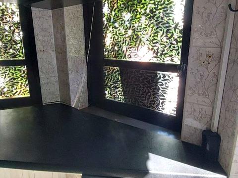 комерційна за адресою центральна, 6