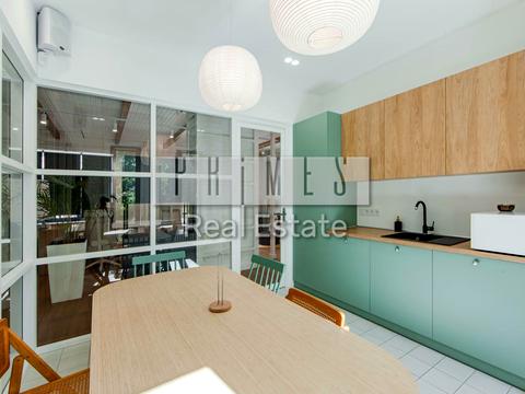 комерційна за адресою Костельна вул., 6