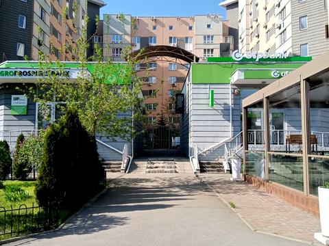 квартира за адресою Раїси Окіпної вул., 4