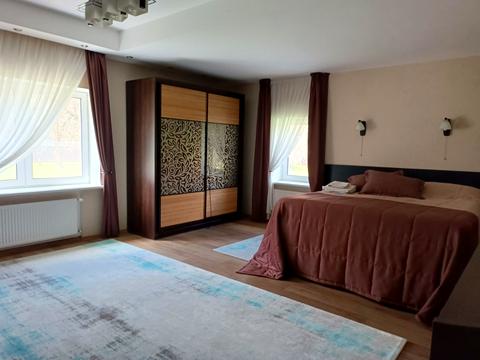 будинок за адресою с. Мишурин Ріг, Набережна