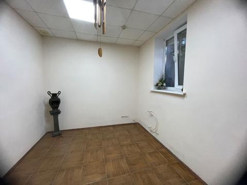 комерційна за адресою Оленівська вул., 16
