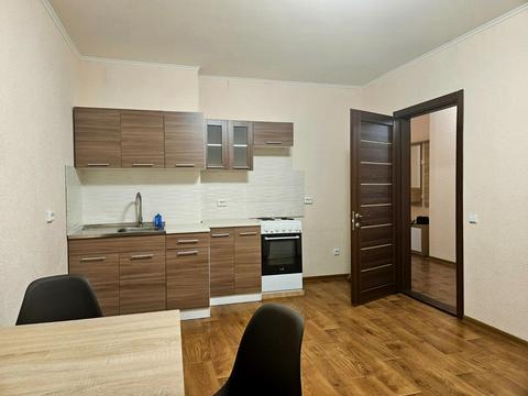 квартира за адресою Миколи Вінграновського вул., 2