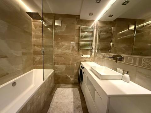 квартира за адресою Олександра Хіри вул., 5