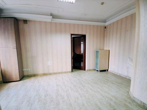 комерційна за адресою Дмитра Вітовського вул. (), 27