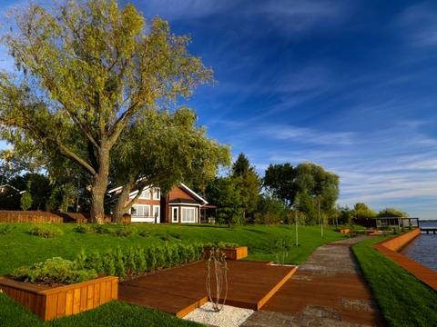 будинок за адресою Центральна вул.