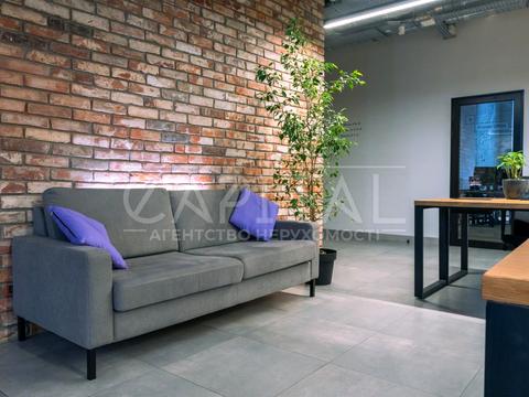 комерційна за адресою Марка Безручка вул., 24