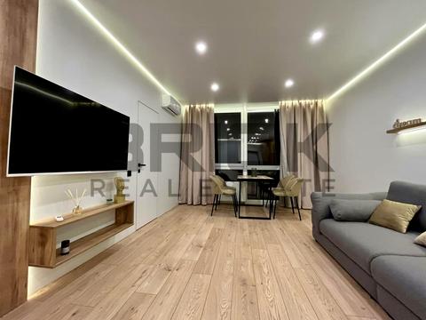 квартира за адресою Зарічна вул., 6к4