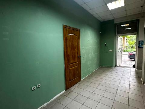 комерційна за адресою Івана Франка вул., 27