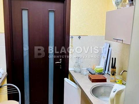 комерційна за адресою Верхогляда Андрія, 2