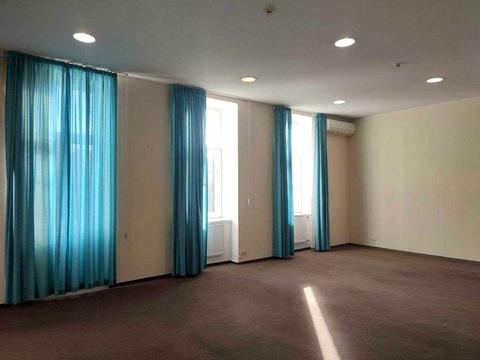 комерційна за адресою Музейний пров., 4