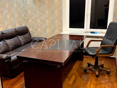 комерційна за адресою Велика Васильківська вул. (Червоноармійська), 72-А