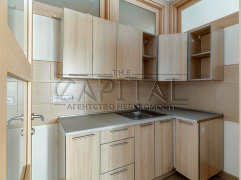 комерційна за адресою Саксаганського вул., 67