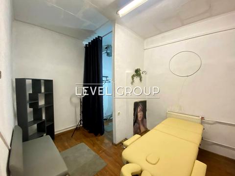 комерційна за адресою Володимира Івасюка просп. (Героїв Сталінграду), 65