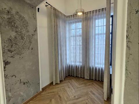 коммерческая по адресу Спиридоновская ул., 8