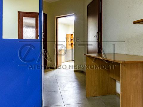 комерційна за адресою Раїси Окіпної вул., 4-А