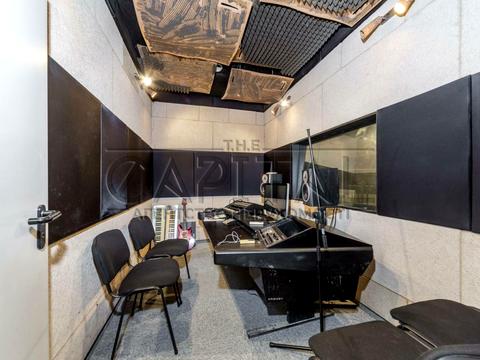 комерційна за адресою Джона Маккейна вул. (Івана Кудрі), 7-А