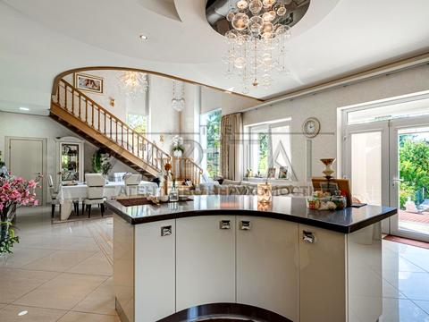 будинок за адресою вул. Заплавна, 5