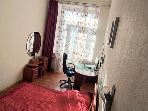 квартира за адресою Куликівський узвіз (Революції), 9