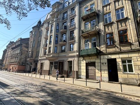 комерційна за адресою Богдана Хмельницького вул., 27