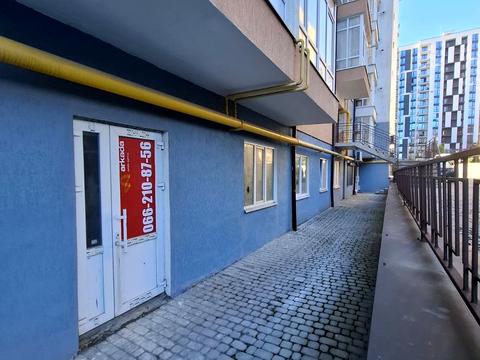 комерційна за адресою Андрія Мельника вул., 10