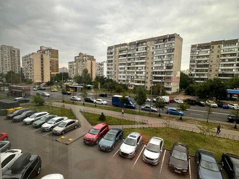 квартира за адресою Київ, Драгоманова вул., 10