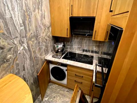 комерційна за адресою вул. Василя Липківського, 16