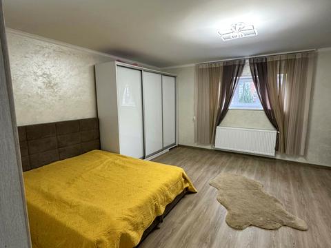 квартира за адресою Кобринської Н., 13