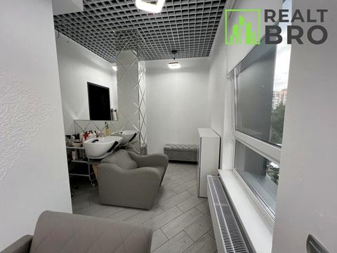 комерційна за адресою Зарічанська вул., 1