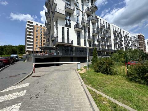 паркомісце за адресою Малоголосківська вул., 42