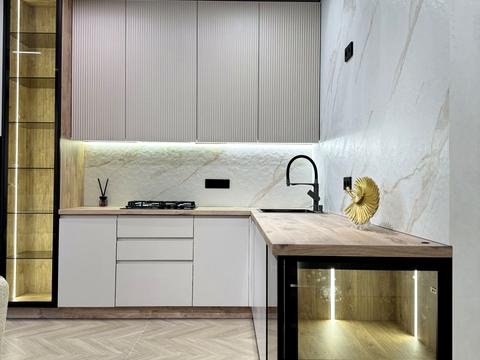 квартира за адресою молодіжна, 8