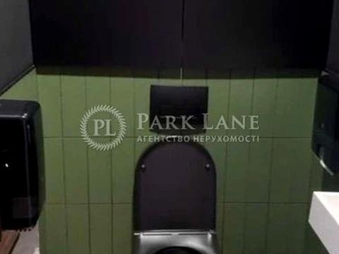 комерційна за адресою Верхній Вал вул., 2