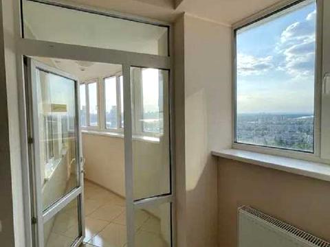 комерційна за адресою Павла Тичини просп., 18-Б