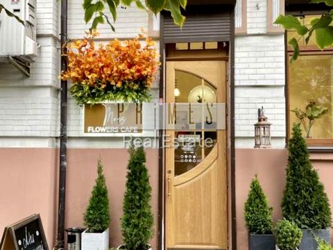 комерційна за адресою Інститутська вул., 13/4