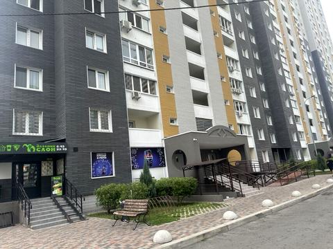 квартира за адресою Миколи Вінграновського вул., 2
