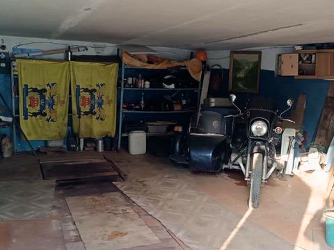паркомісце за адресою Олени Теліги вул., 21