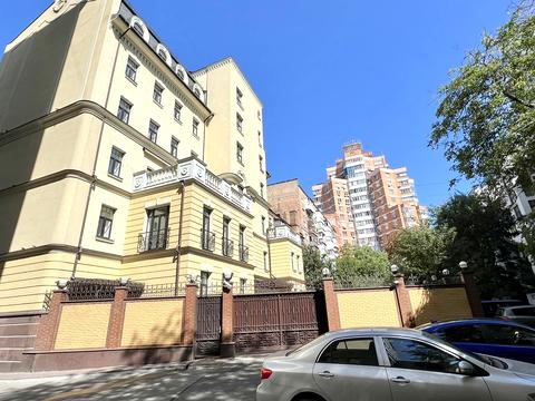 комерційна за адресою Лєскова вул., 5