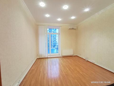 комерційна за адресою Мукачівський пров., 4в