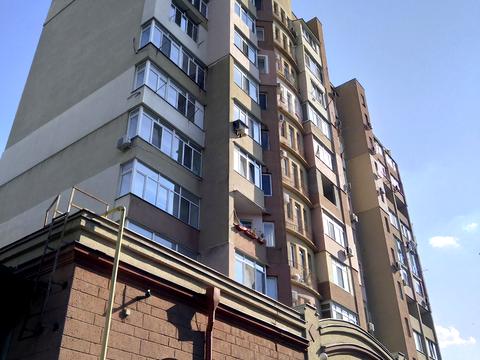 квартира за адресою Середньофонтанська вул., 30