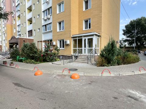 комерційна за адресою Науки просп., 60-А