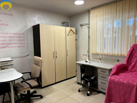 комерційна за адресою Паркова вул., 77