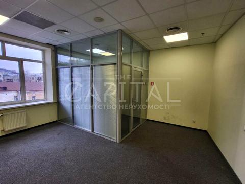 комерційна за адресою Ігорівська вул., 1