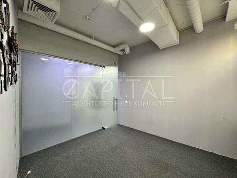 комерційна за адресою Лесі Українки бульв., 23б