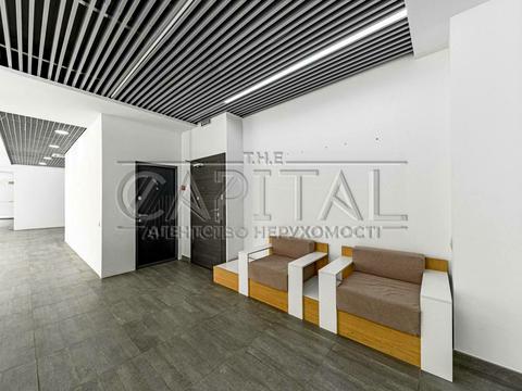 комерційна за адресою Антоновича вул. (Горького), 131