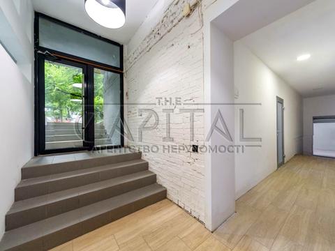 комерційна за адресою Джона Маккейна вул. (Івана Кудрі), 7-А