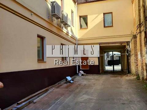 комерційна за адресою Івана Франка вул., 26