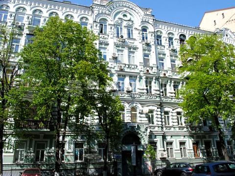 комерційна за адресою Велика Житомирська вул., 8-Б